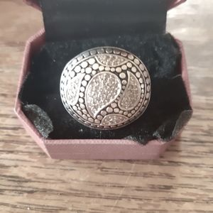 925 Sterling very heavy statement ring. Balinese crafted ring size 8